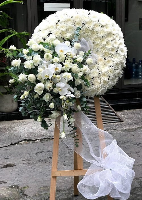 100 lời chia buồn trong đám tang ý nghĩa và cảm động nhất 13 vong hoa chia buon 2