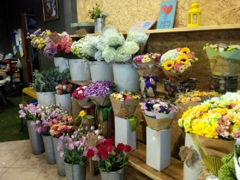 10 Cửa hàng hoa tươi Hà Nội đẹp ngất ngây 26 Shop Hoa Mười Giờ - Shop hoa tươi Hà Nội thiết kế hoa theo phong cách vintage