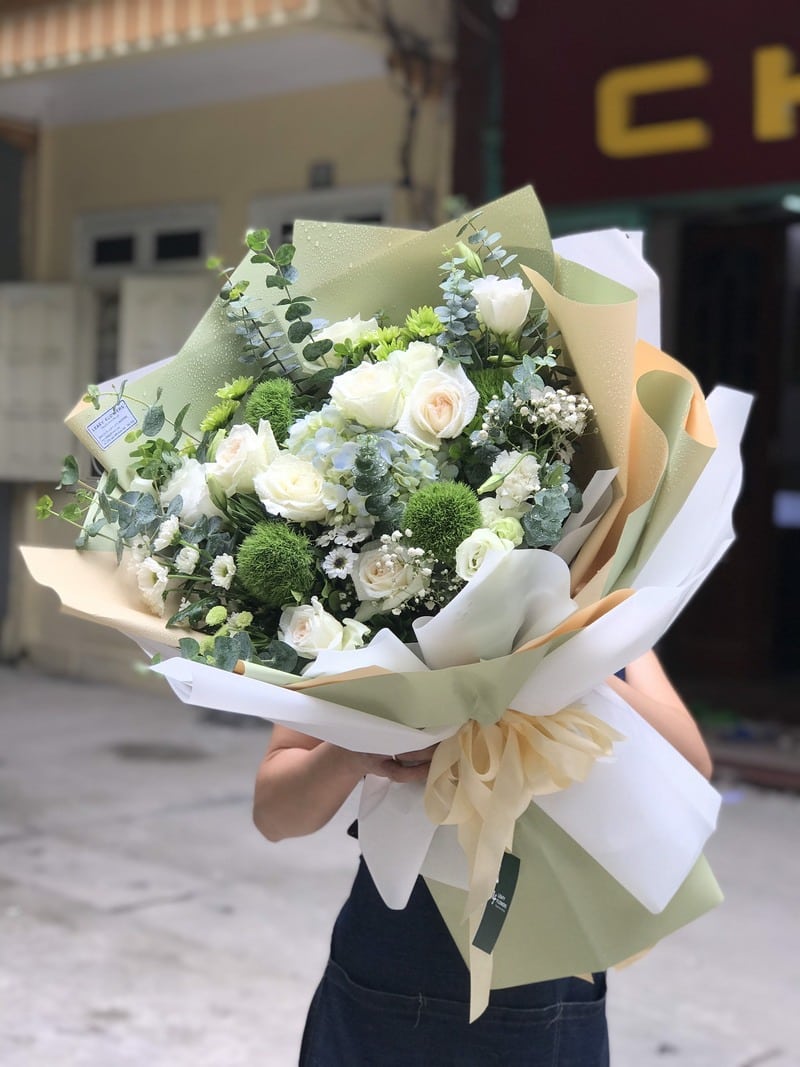 bó hoa hồng trắng
