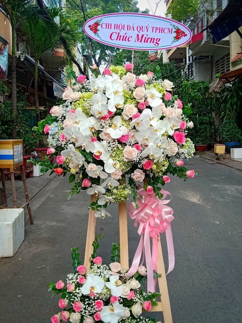 TOP 47+ Mẫu hoa chúc mừng đám cưới hạnh phúc sang trọng nhất 44 ke hoa lan mix hoa hong chuc mung dam cuoi