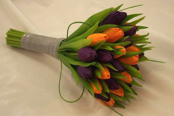 Hoa-tulip-cam-ket-hop-cung-tulip-tim-doc-dao