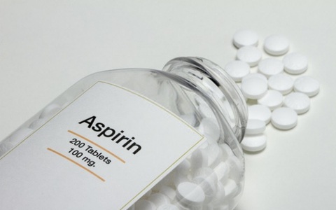 5+ Mẹo chưng hoa ly cực bền, lâu tàn, nở đẹp 11 Dùng aspirin