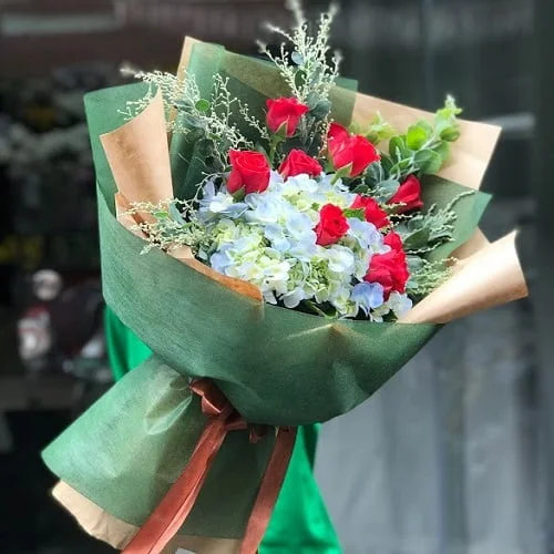 Top 35+ Mẫu bó hoa tặng đại biểu, hội nghị sang trọng 42 bo-hoa-cam-tu-cau-tang-dai-bieu-dep