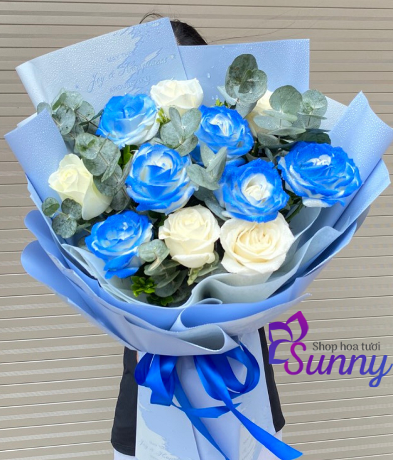 Hoa hồng xanh nổi bật cho ngày tốt nghiệp