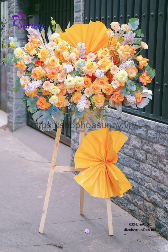Hoa hồng vàng cũng có ý nghĩa thể hiện lòng biết ơn của học sinh với thầy cô và nhà trường