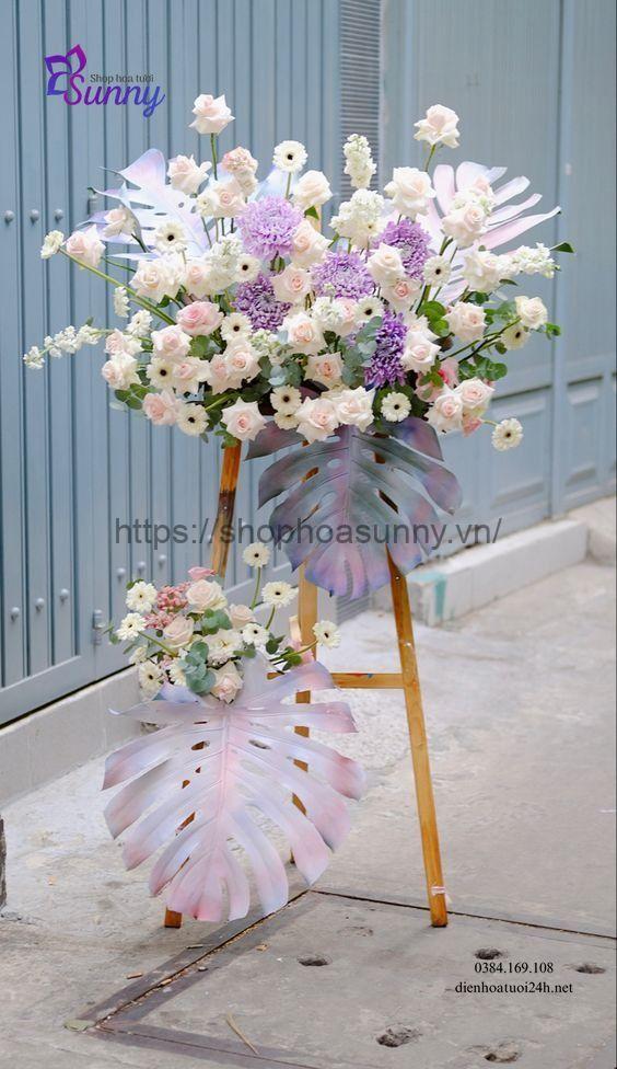 Chọn hoa khai giảng tông hồng nhạt trang nhã và dịu dàng