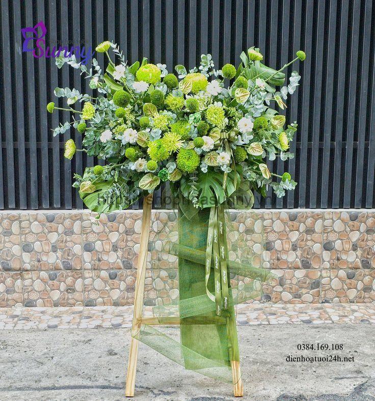 Kệ hoa khai giảng với tông màu xanh lá lạ mắt và trong trẻo